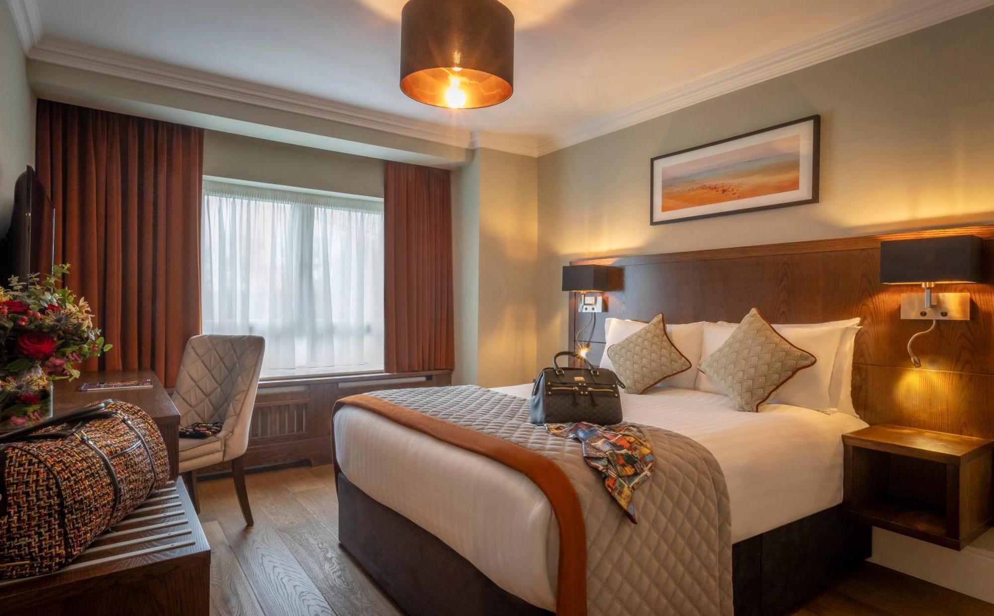 Glenroyal Hotel เมย์นูท ภายนอก รูปภาพ